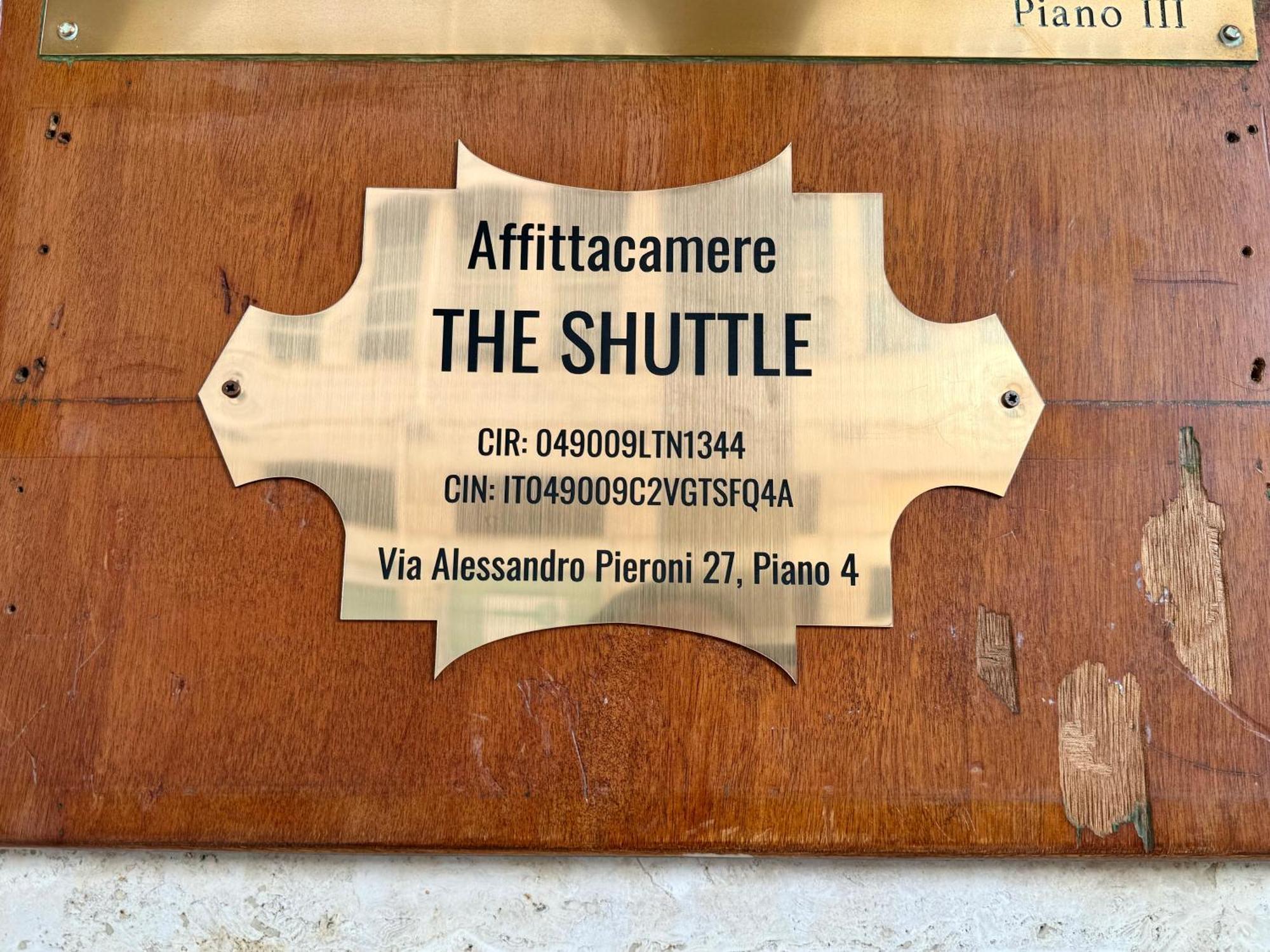Affittacamere The Shuttle Livorno Dış mekan fotoğraf